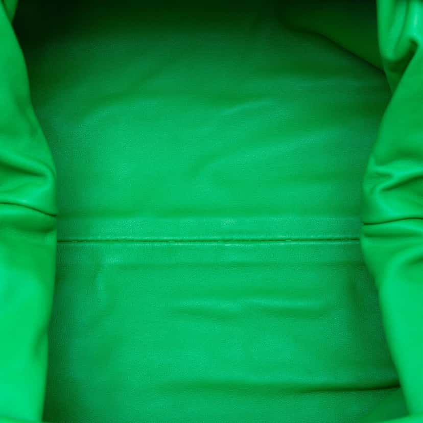Bottega Veneta Teen Lambskin Pouch Green Leather Very good condition - Model View