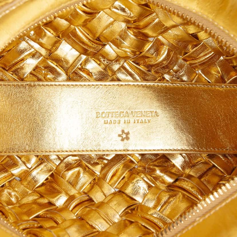 Bottega Veneta Metallic Lambskin Intrecciato Kalimero Cha Cha Shoulder Bag Gold Leather Very good condition - Model View