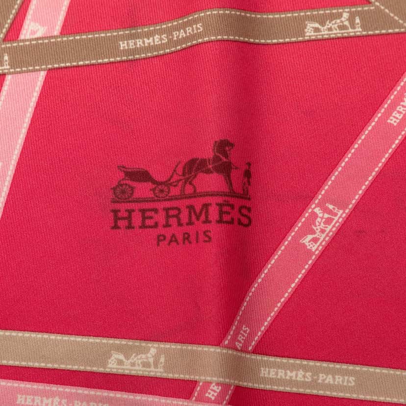 Hermès Bolduc Silk Pointu Triangle Scarf 90 Pink Very good condition - Back View