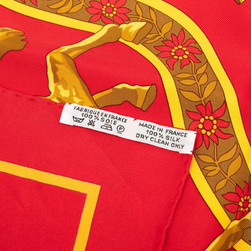 Hermès In Salzburg Silk Scarf 90 Red Very good condition - Box View