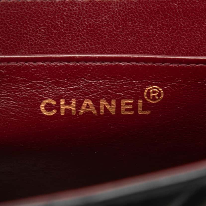 Chanel Maxi XL Classic Lambskin Single Flap Black Leather Good condition - Box View
