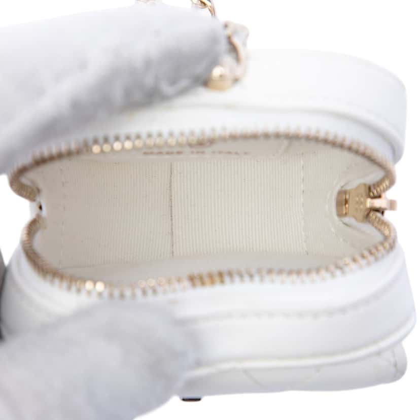 Chanel Mini Quilted Lambskin CC in Love Heart Necklace Bag White Leather Very good condition - Model View