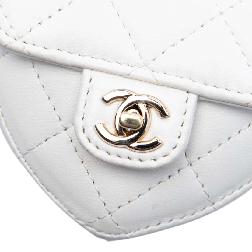 Chanel Mini Quilted Lambskin CC in Love Heart Necklace Bag White Leather Very good condition - Box View