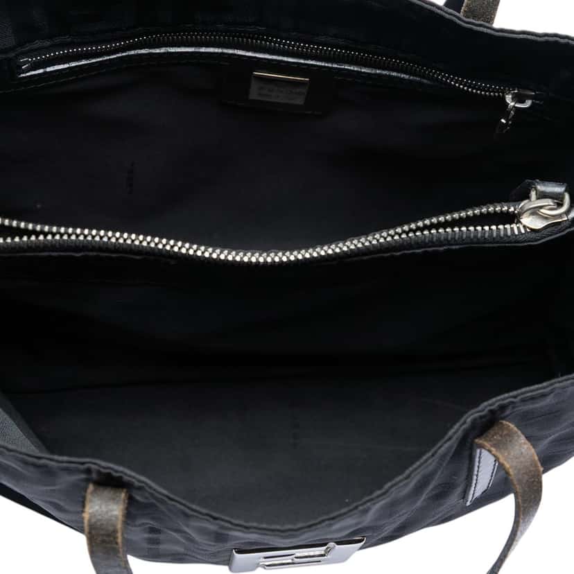 Fendi Zucca Canvas Tote Black Very good condition - Model View