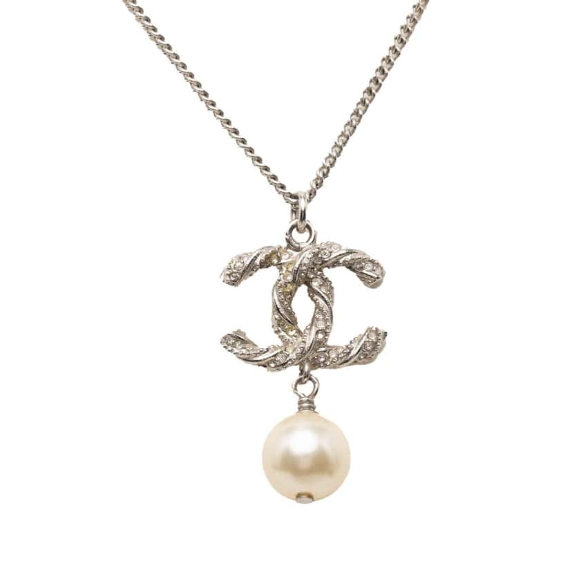 Chanel CC Brass Strass Faux Pearl Pendant Necklace Silver Metal Very good condition - Back View