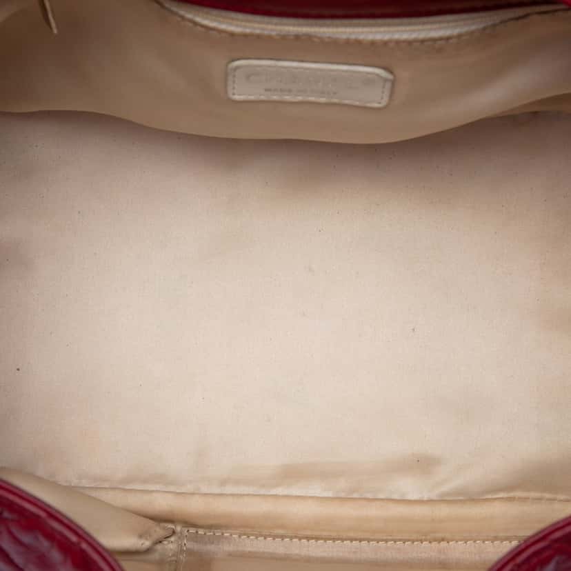 Chanel Quilted Aged Calfskin Reissue 2.55 East West Accordion Flap Red Leather Very good condition - Model View