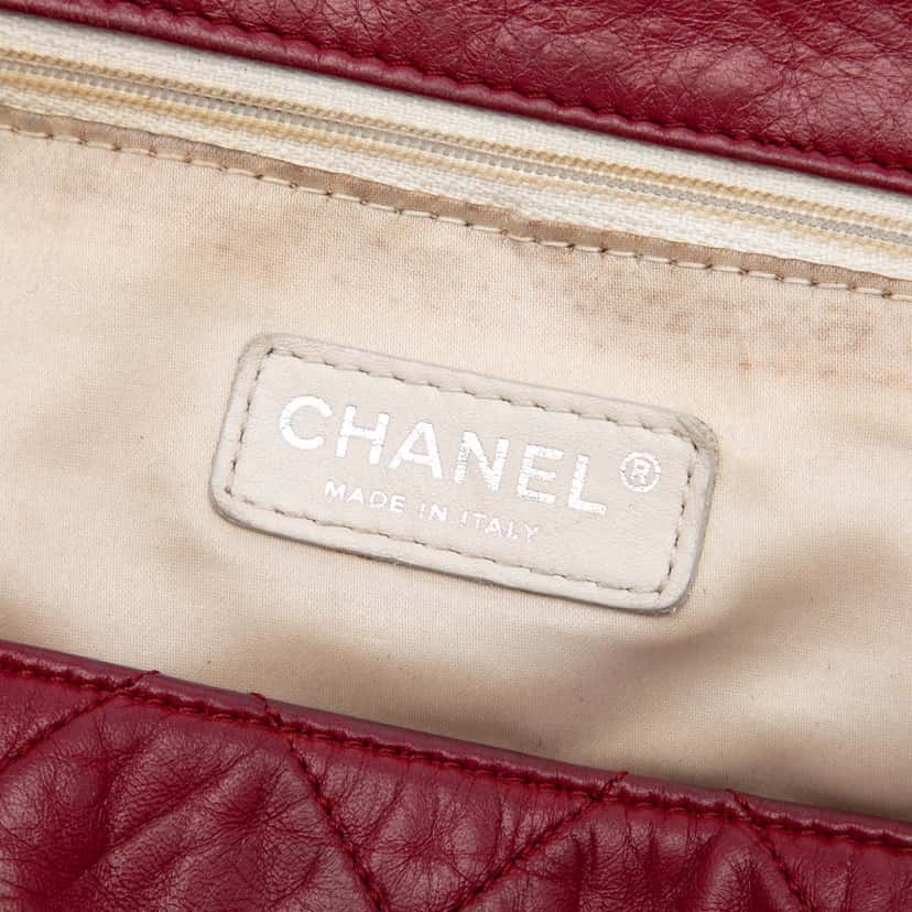 Chanel Quilted Aged Calfskin Reissue 2.55 East West Accordion Flap Red Leather Very good condition - Box View