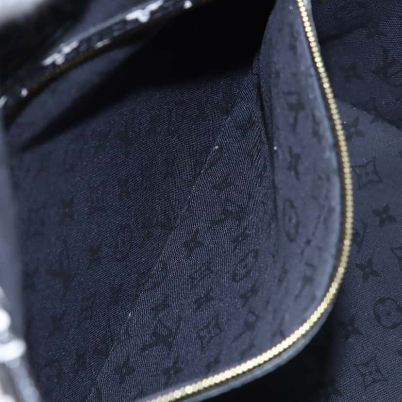 Louis Vuitton Monogram Giant Crafty Neverfull MM Red Very good condition - Model View