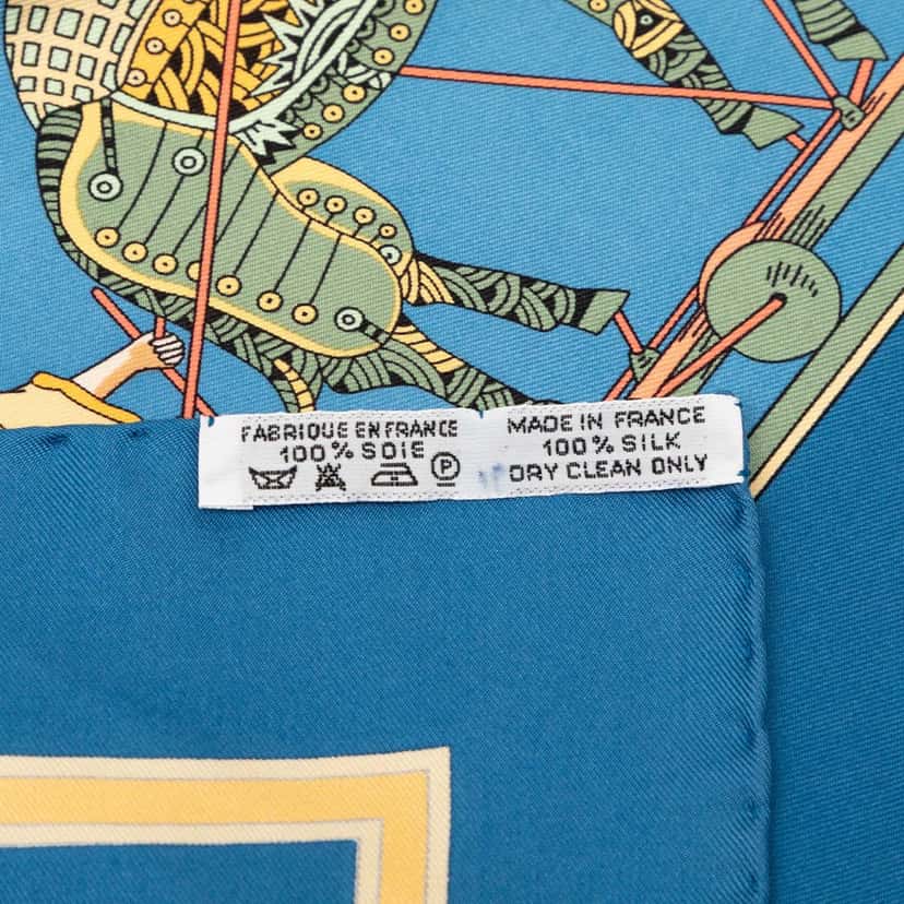 Hermès Le Temps des Marionnettes Silk Scarf 90 Blue Very good condition - Back View