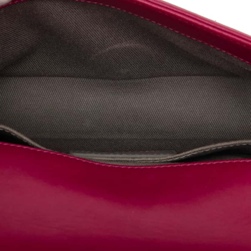Chanel Small Quilted Velvet Boy Flap Pink Very good condition - Model View