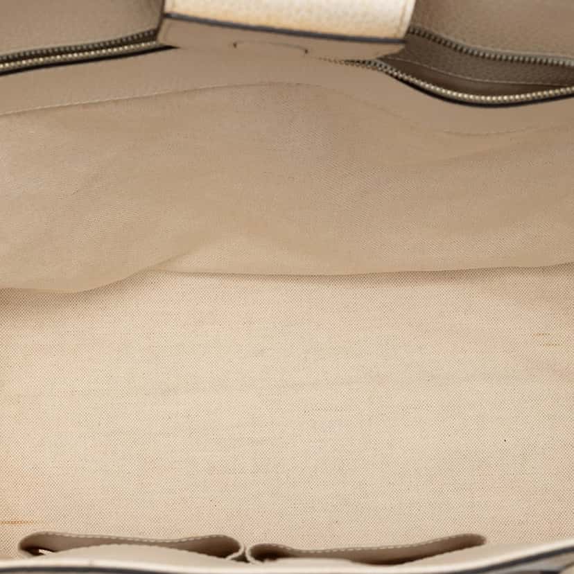 Gucci Medium Leather Swing Tote White Leather Very good condition - Model View