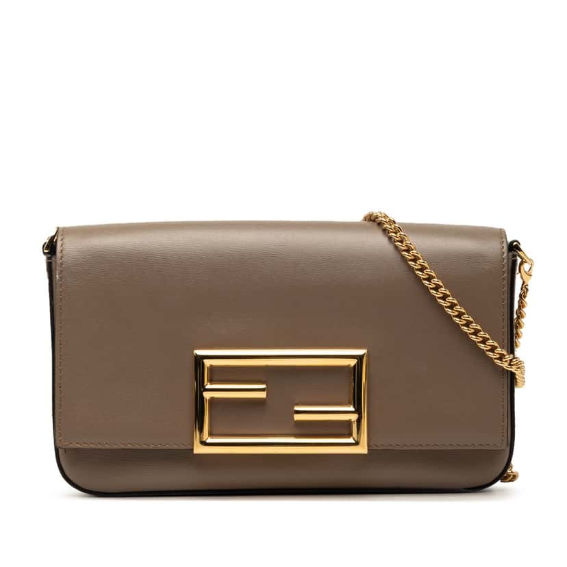 Fendi Smooth Calfskin Vitello Palmellato Wallet on Chain Brown Leather Very good condition - Front View