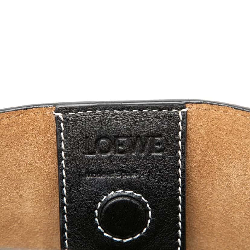 Loewe Paulas Ibiza Printed Leather T 22 Bucket Bag White Leather Very good condition - Box View