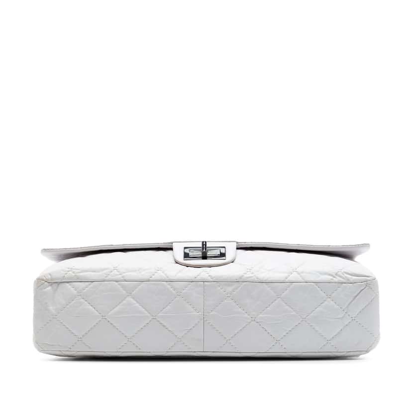 Chanel Maxi Quilted Aged Calfskin Reissue 2.55 Single Flap White Leather Very good condition - Inside View