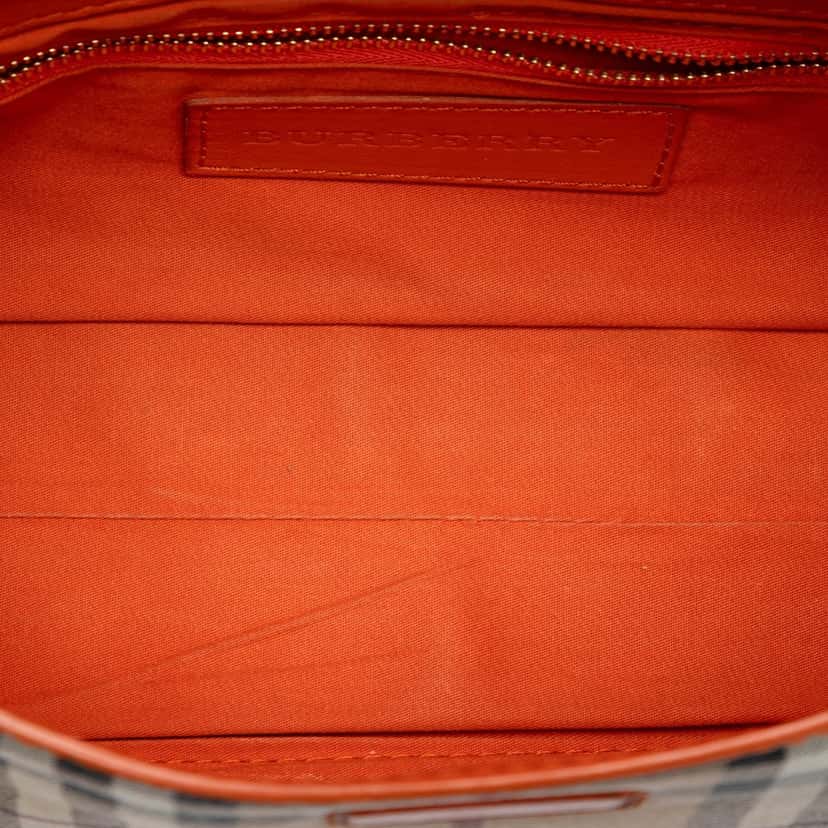 Burberry Haymarket Check Coated Canvas Leah Crossbody Beige Very good condition - Model View