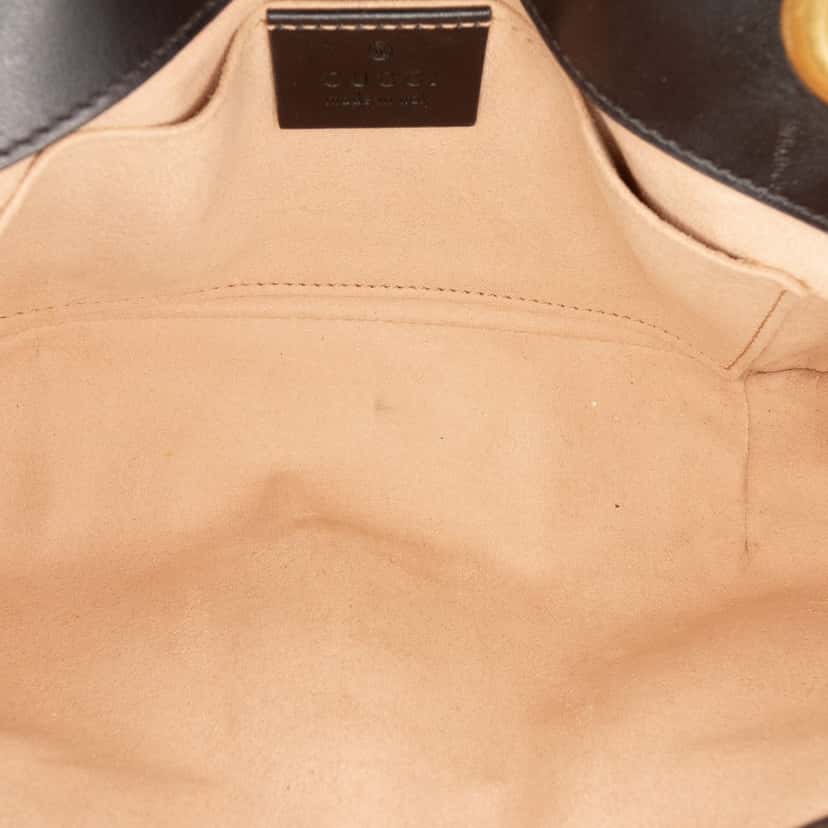 Gucci Small GG Marmont Matelasse Leather Shoulder Bag Black Leather Very good condition - Model View