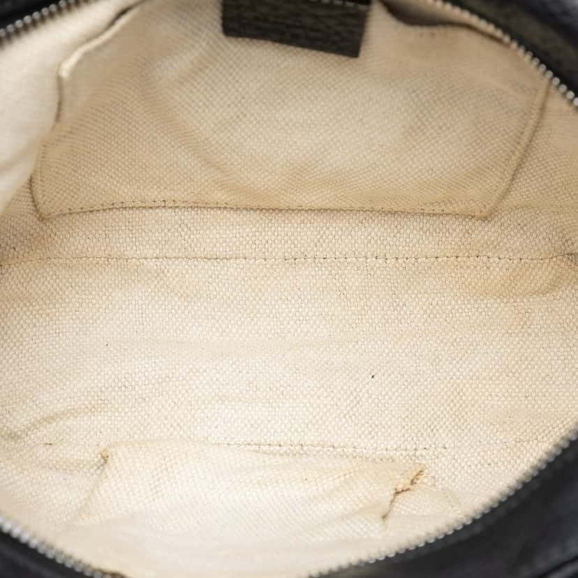 Gucci Studded Calfskin Soho Disco Crossbody Black Leather Very good condition - Model View