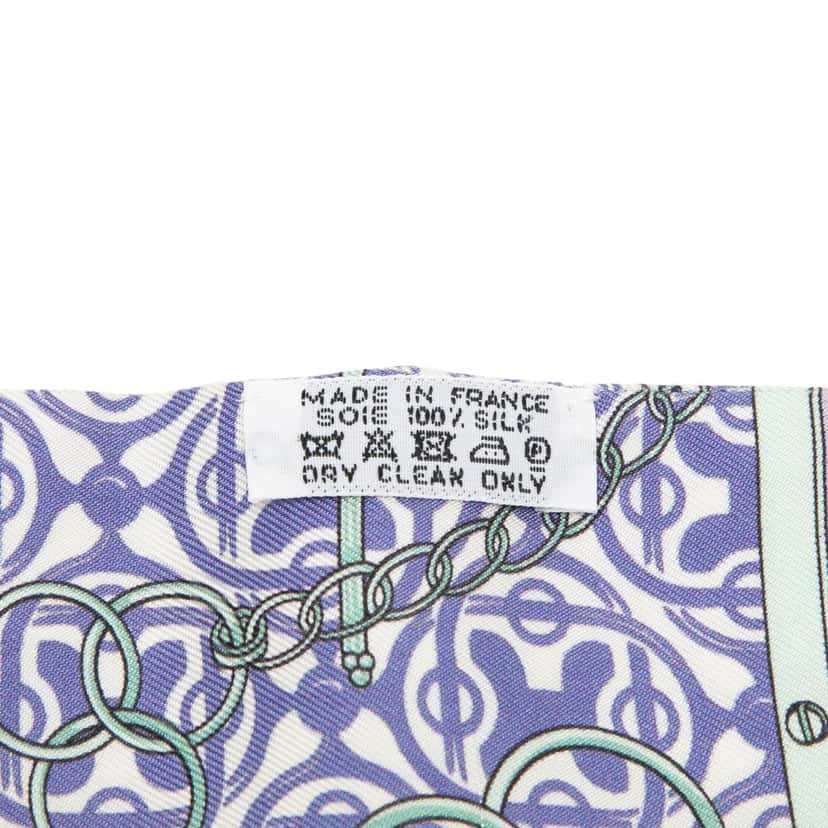 Hermès Mors et Gourmettes Remix Silk Twilly Scarf Purple Very good condition - Model View
