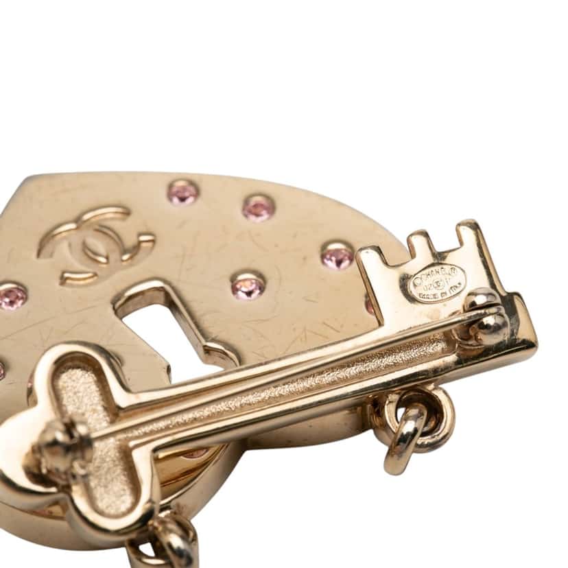 Chanel CC Gold Plated Heart Lock and Key Brooch Pin Gold Metal Very good condition - Inside View