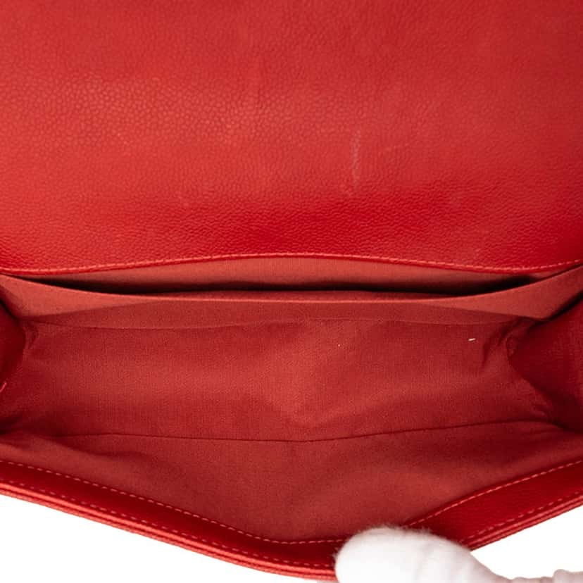 Chanel Old Medium Quilted Caviar Boy Flap Red Leather Very good condition - Model View
