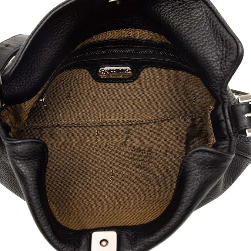 Fendi Leather Shoulder Bag Black Leather Very good condition - Model View