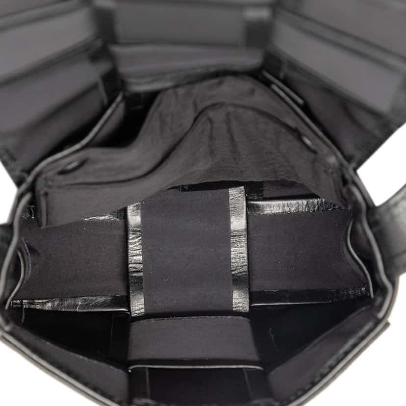 Bottega Veneta Candy Paper Calfskin Intrecciato Cassette Crossbody Black Leather Very good condition - Model View