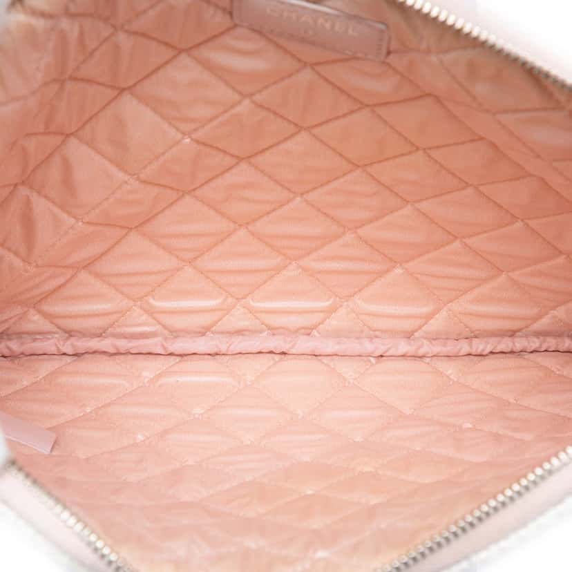 Chanel Medium Raffia Deauville O Case Clutch White Very good condition - Model View