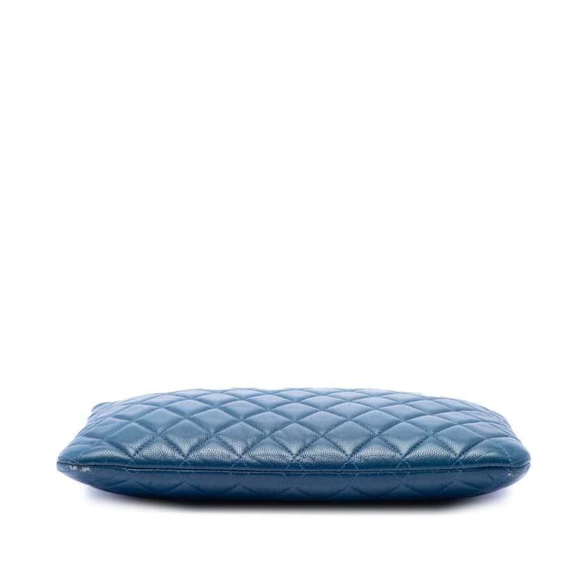 Chanel Medium Quilted Caviar Boy O Case Clutch Blue Leather Very good condition - Inside View