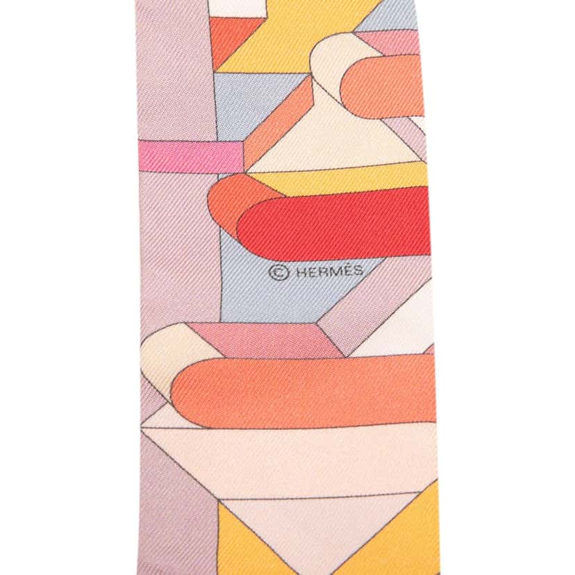 Hermès Perspective Cavaliere Silk Twilly Scarf Pink Very good condition - Model View