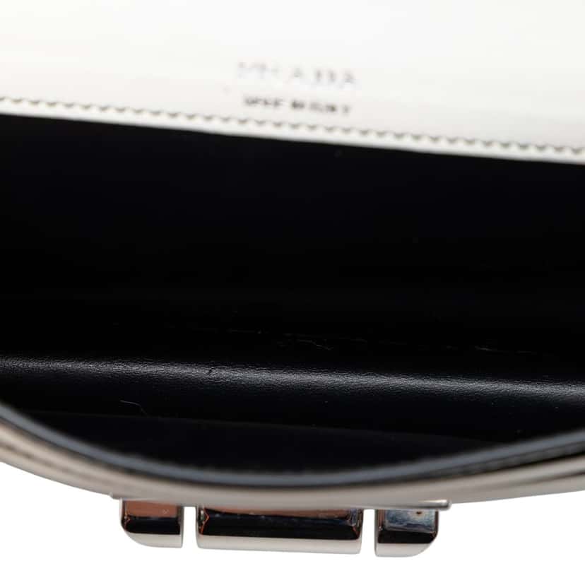Prada City Calf Sybille Flap Chain Crossbody White Leather Very good condition - Model View