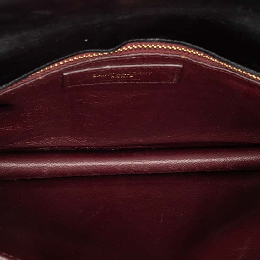 Saint Laurent Smooth Calfskin Monogram Cassandra Clasp Bag Black Leather Very good condition - Model View