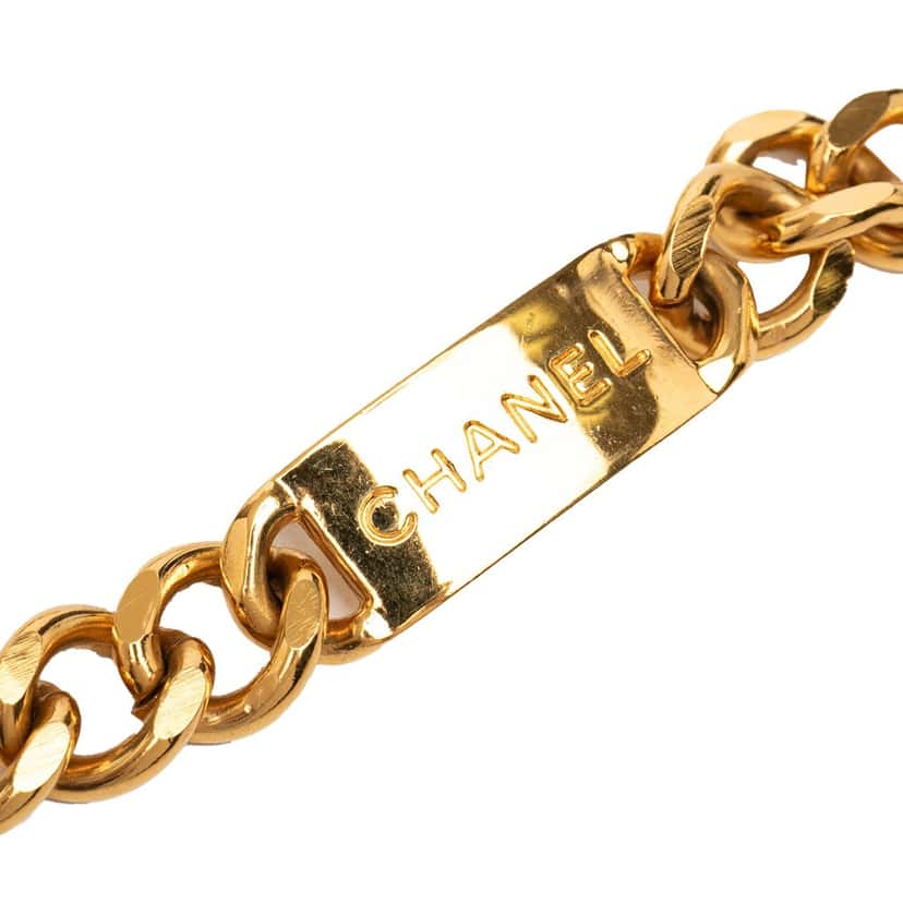 Chanel Gold Plated CC Medallion Chain Belt Gold Metal Very good condition - Model View