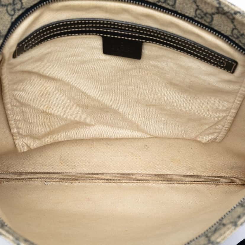 Gucci GG Supreme Crossbody Beige Very good condition - Model View