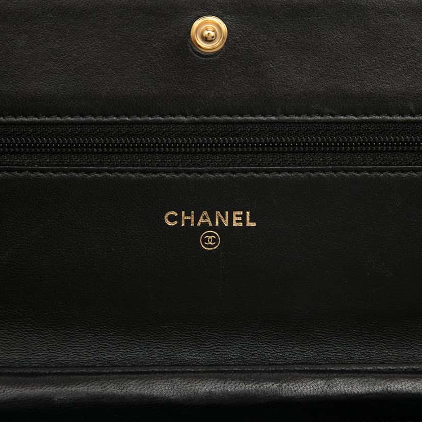 Chanel Quilted Lambskin Crest Wallet On Chain Black Leather Very good condition - Box View