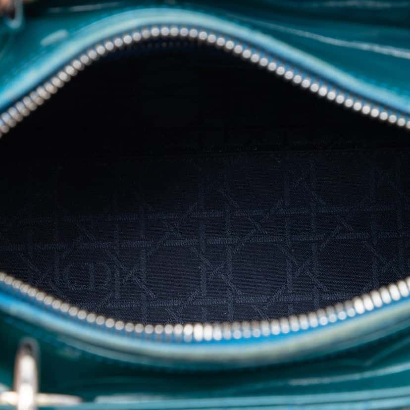 Dior Medium Patent Cannage Lady Dior Blue Leather Very good condition - Model View