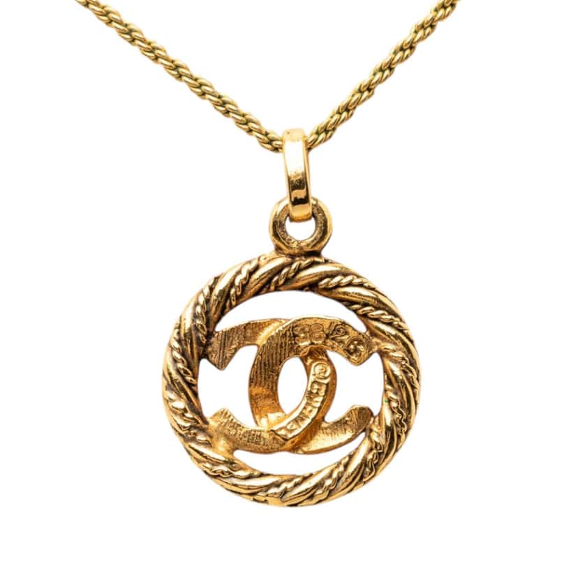 Chanel CC Gold Plated Round Pendant Necklace Gold Metal Very good condition - Inside View