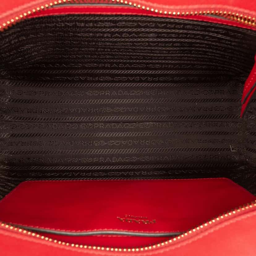 Prada Soft Calf Trimmed Saffiano Lux Zip Convertible Tote Red Leather Very good condition - Model View