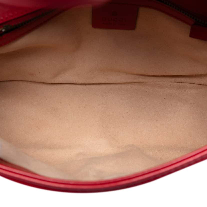 Gucci Medium GG Marmont Matelasse Leather Shoulder Bag Red Leather Very good condition - Model View