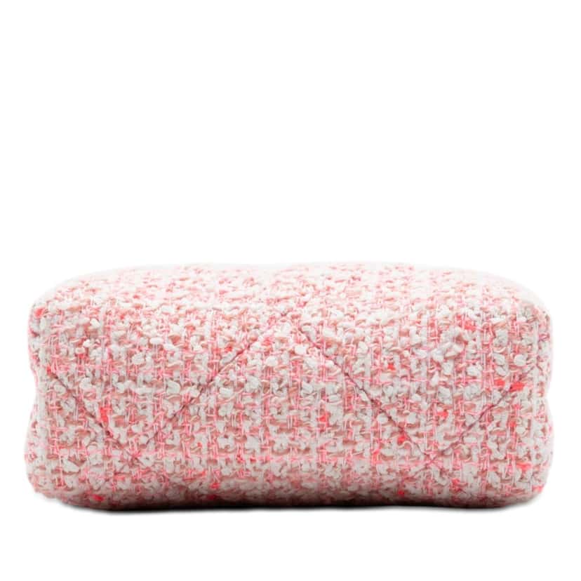 Chanel Quilted Tweed Kisslock Clutch With Chain Pink Very good condition - Inside View