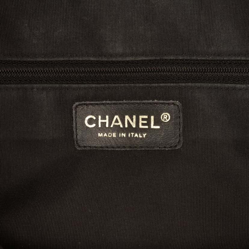 Chanel CC Quilted Caviar Bowling Bag Black Leather Very good condition - Box View