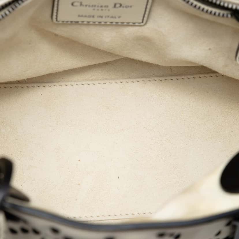 Dior Medium Lambskin Cannage Studded Supple Lady Dior White Leather Very good condition - Model View