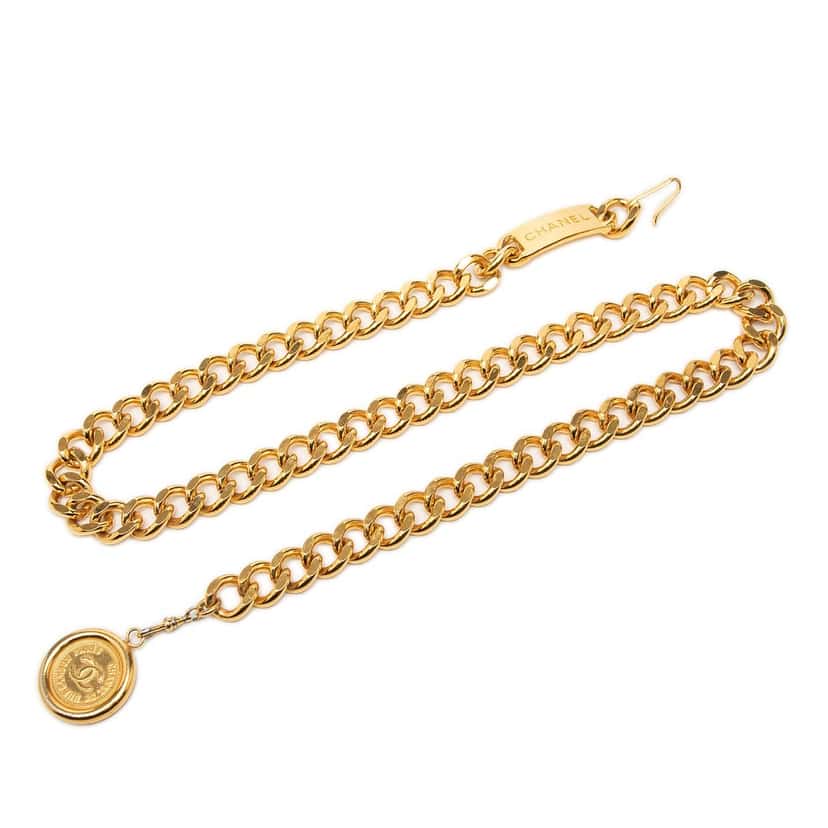 Chanel CC Gold Plated 31 Rue Cambon Medallion Chain Belt Gold Metal Very good condition - Front View