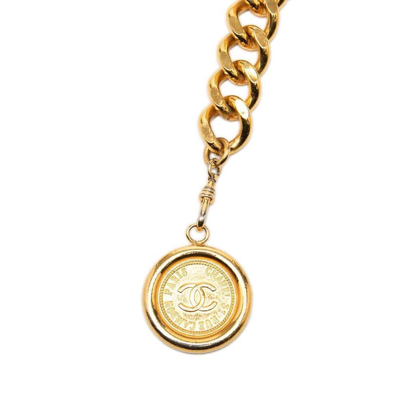 Chanel CC Gold Plated 31 Rue Cambon Medallion Chain Belt Gold Metal Very good condition - Back View