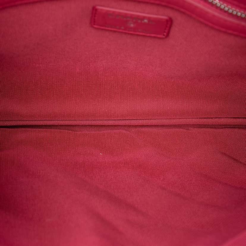 Chanel Medium Quilted Lambskin O Case Clutch Pink Leather Very good condition - Model View