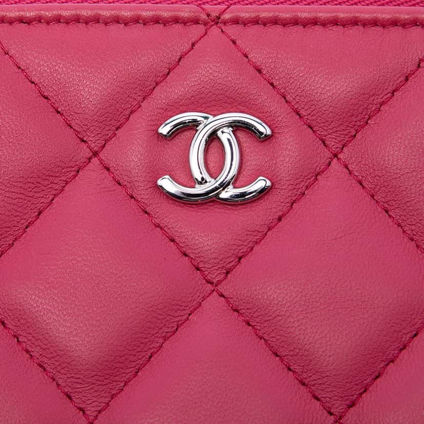 Chanel Medium Quilted Lambskin O Case Clutch Pink Leather Very good condition - Box View
