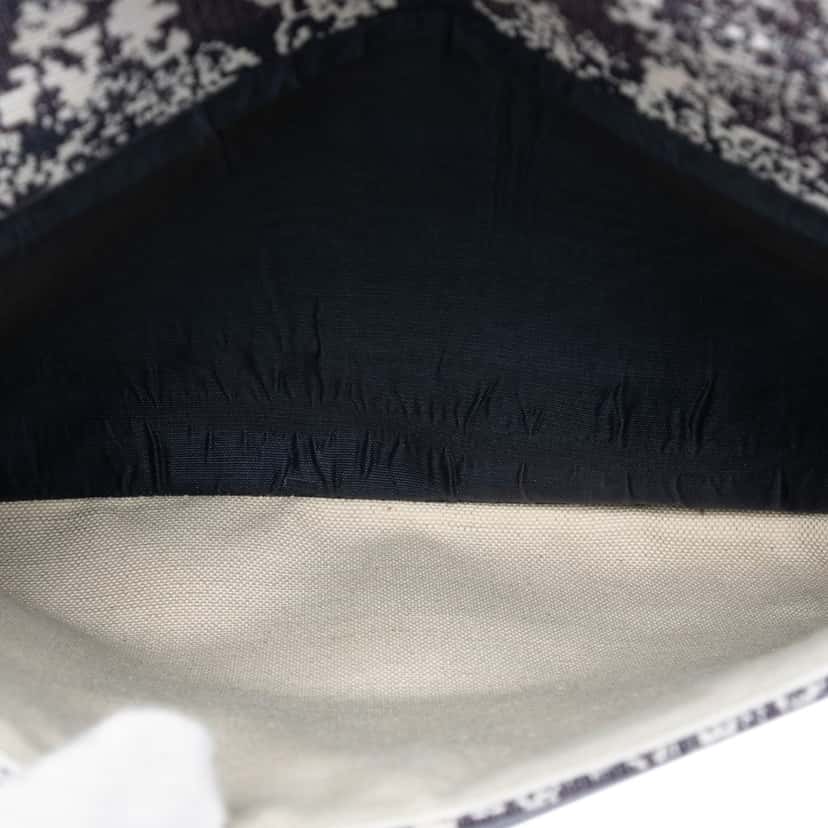 Dior Canvas Embroidered Reverse Toile De Jouy Saddle Pouch Blue Very good condition - Model View