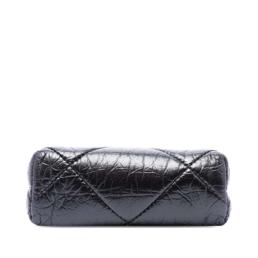 Chanel Quilted Aged Lambskin Kiss Lock Clutch with Chain Black Leather Very good condition - Inside View