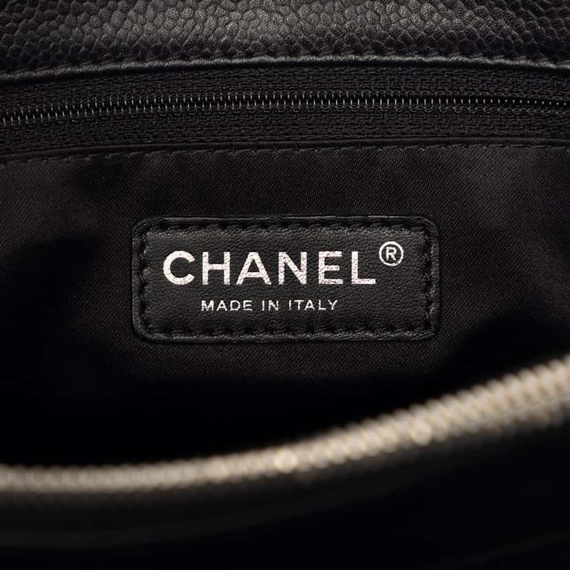 Chanel Caviar Grand Shopping Tote Black Leather Very good condition - Box View