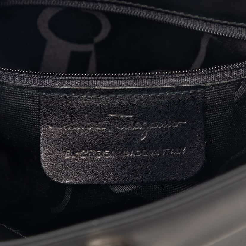 Salvatore Ferragamo Leather Gancini Shoulder Bag Black Leather Very good condition - Box View