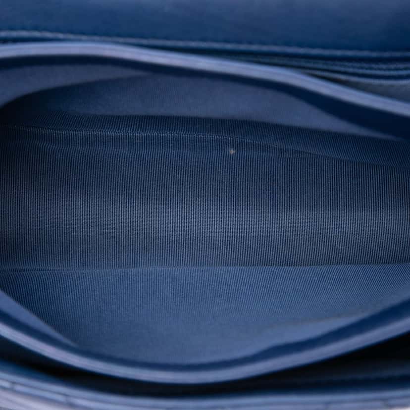 Chanel CC Quilted Calfskin Metal Top Handle Envelope Flap Blue Leather Very good condition - Model View